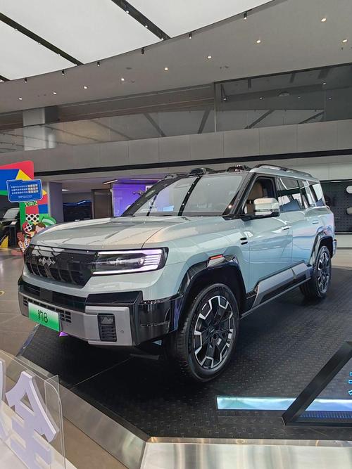 成都新都区弘凌裕企业管理咨询比亚迪方程豹硬派越野的爆款，英菲尼迪35周年与你共成长